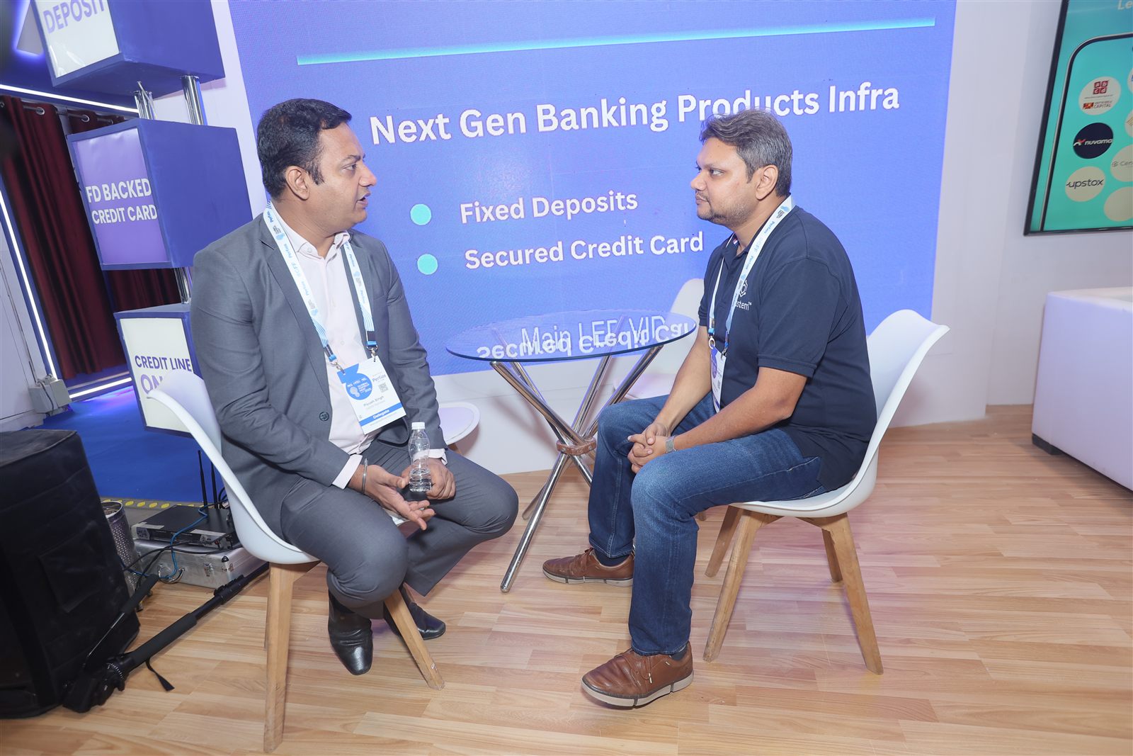 A one-on-one meeting at the Blostem demo lounge